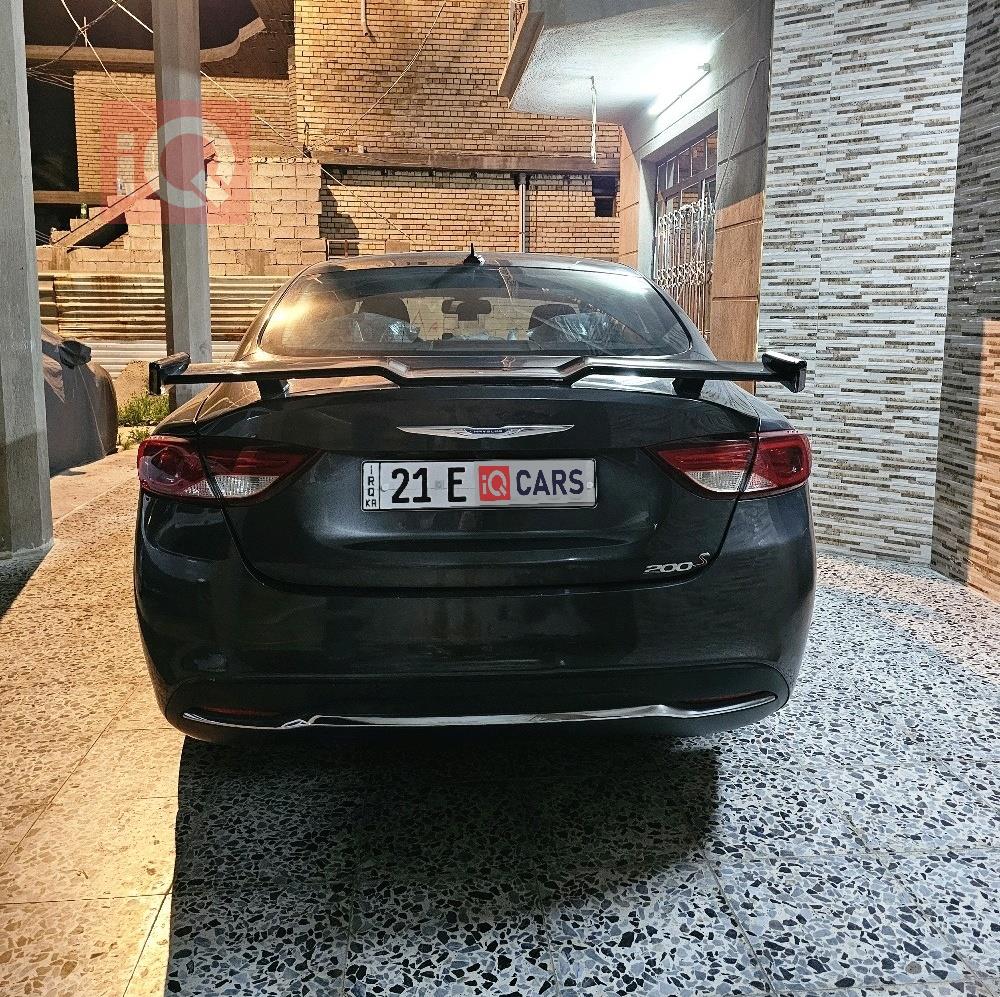 كرايسلر 200